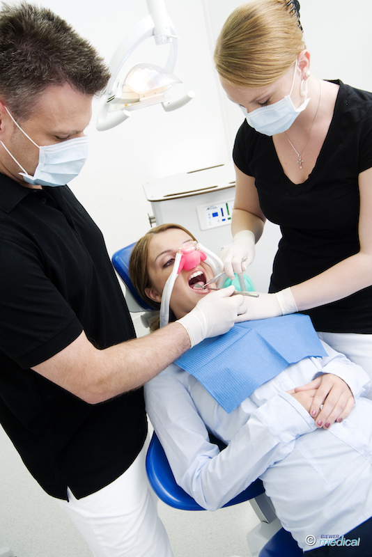 LachgasZahnarztBiewerMedicalPatient Zahnarztpraxis Dr. Endres & Kollegen